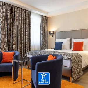 Отель Silver Crown & Residence, Palace Quarter